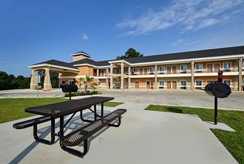 Motel Belmont Inn And Suites