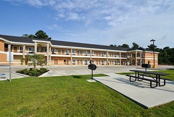 Motel Belmont Inn And Suites
