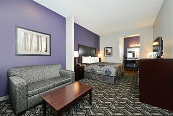 Motel Belmont Inn And Suites