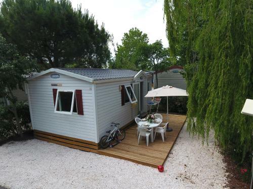 Le Camping Les Champs Blancs