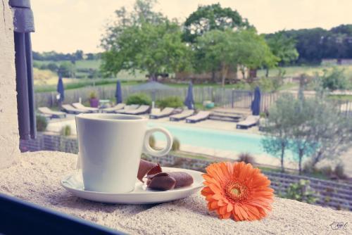 Logis Hotel Le Domaine De Baulieu