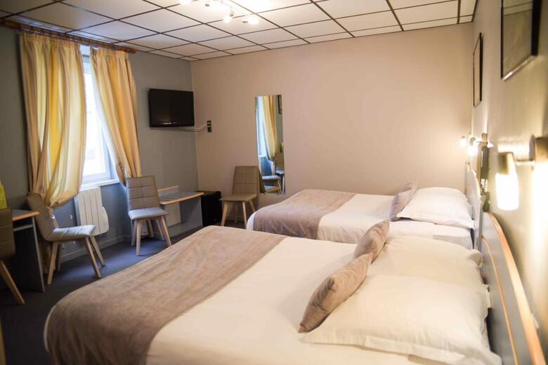 Hotel Azal�es