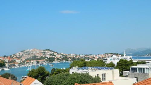 Hostal Nikolina Rooms
