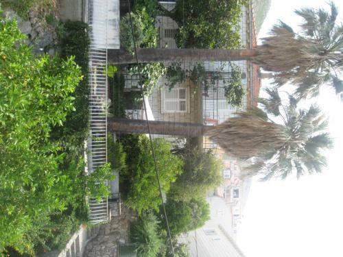 Hostal Nikolina Rooms