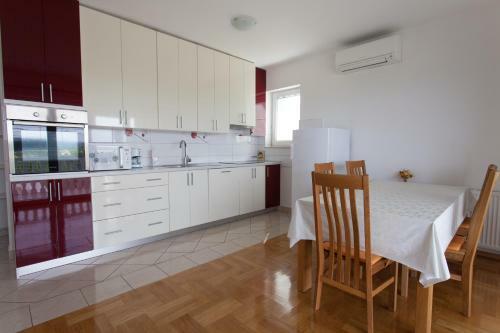 Apartments Goran?ica