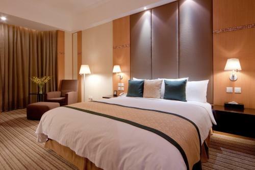 New World Shunde Hotel