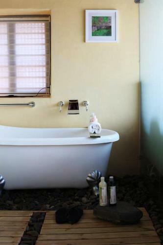 Bed & Breakfast Breezehill Residence
