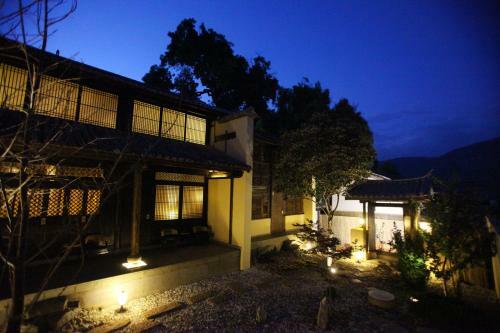 Bed & Breakfast Breezehill Residence