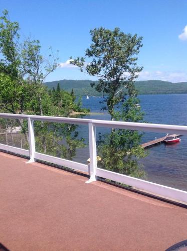 Hotel Auberge Sur Le Lac T�miscouata
