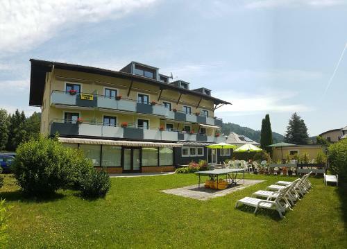 Hostal Schlosspension Landskron