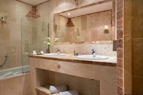 Hotel La Bastide De Tourtour