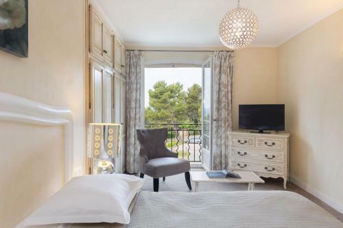 Hotel La Bastide De Tourtour