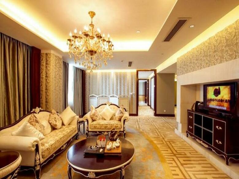 Golden Shining New Century Grand Hotel Beihai