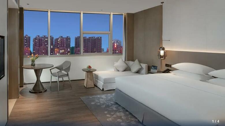 Golden Shining New Century Grand Hotel Beihai