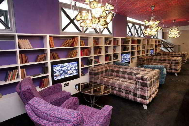St James Hotel
