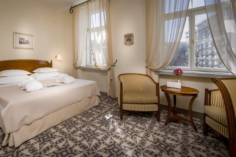 Savoy Boutique Hotel