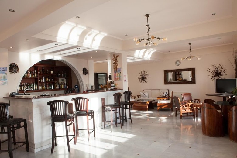 Epavlis Hotel