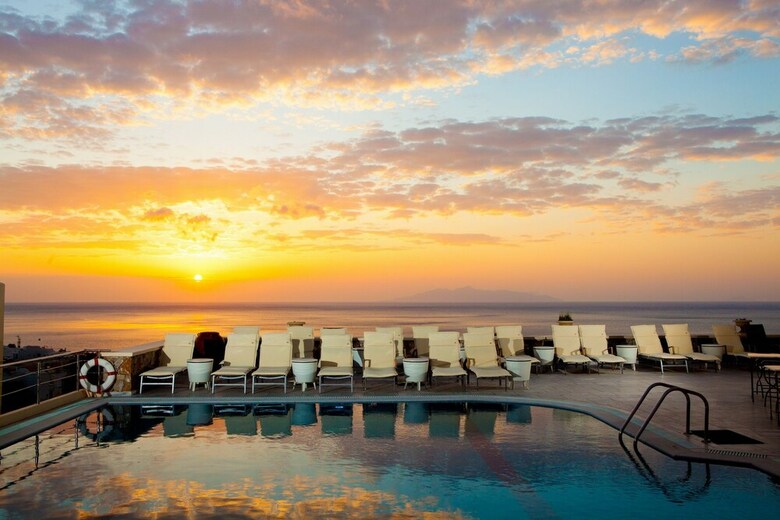 Epavlis Hotel