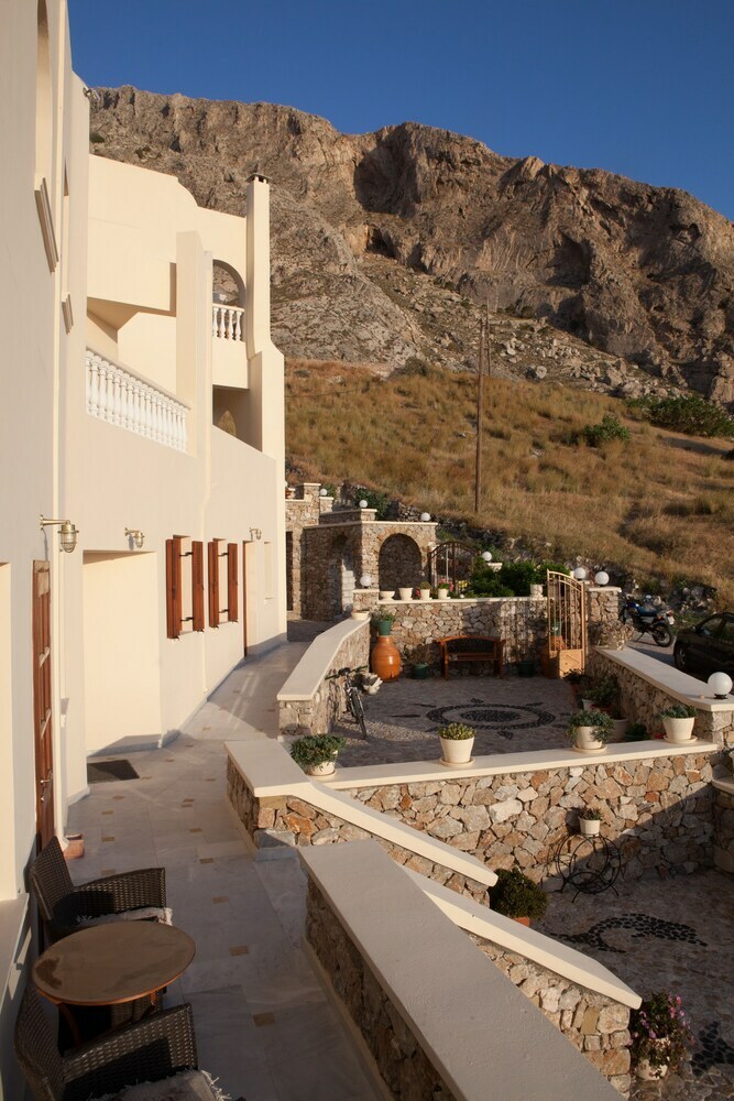 Epavlis Hotel