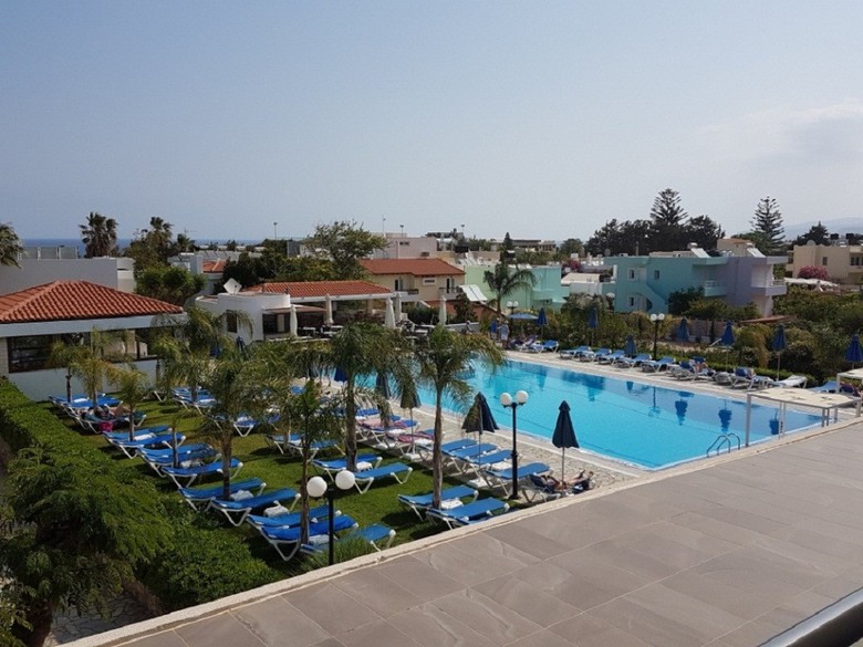 Kyknos Beach Hotel & Bungalows