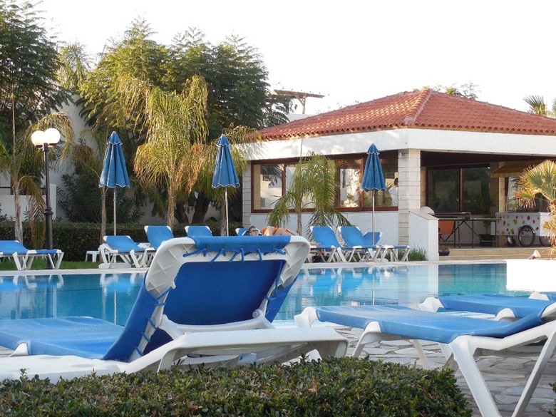 Kyknos Beach Hotel & Bungalows