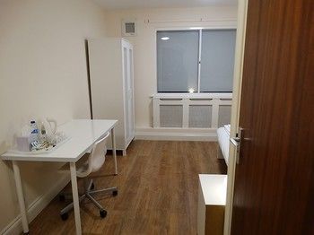 Hostal Ava Residence