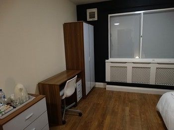 Hostal Ava Residence