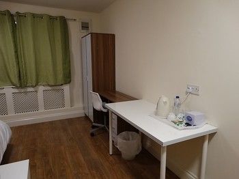 Hostal Ava Residence