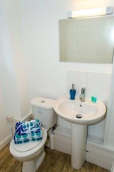Hostal Ava Residence