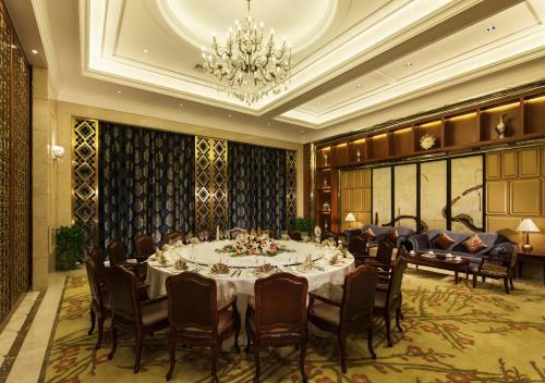 Royal Oriental Garden Hotel