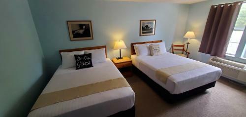 Hotel Amish Inn