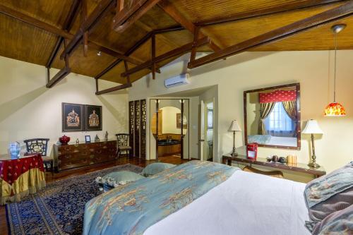 Bed & Breakfast Historic Michabelle Inn