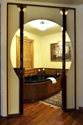 Bed & Breakfast Historic Michabelle Inn
