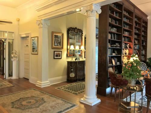 Bed & Breakfast Historic Michabelle Inn