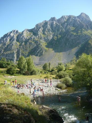 Agroturismo Casa De Monta�a Alto Curue�o