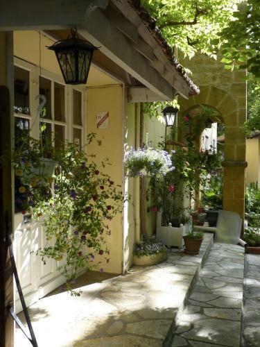 Hotel Le Petit Chaperon Rouge