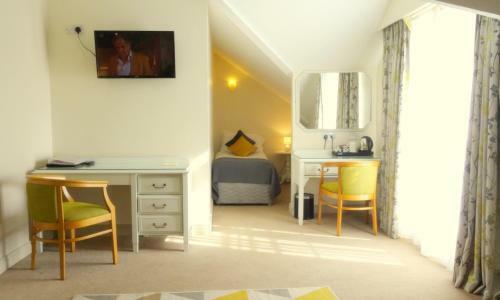 Hostal The Lough And Quay