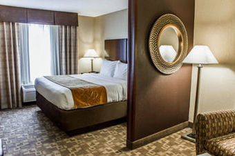 Hotel Comfort Suites Whitsett