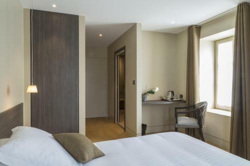 Hotel Auberge De Clochemerle