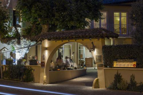 Hotel Auberge De Clochemerle