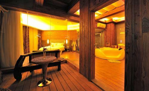 Forest City Resort Hotel