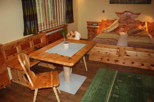 Hostal Gasthof Gosausee