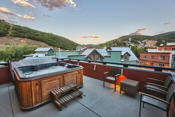 The Sky Lodge