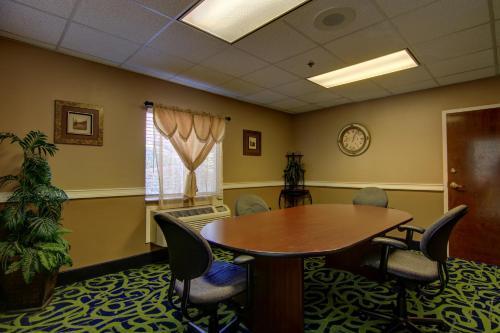 Hotel Sun Suites Of Gwinnett