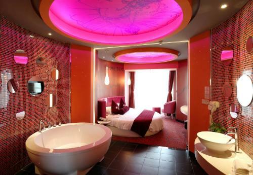 Grand Nest Hotel