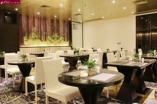 Grand Nest Hotel