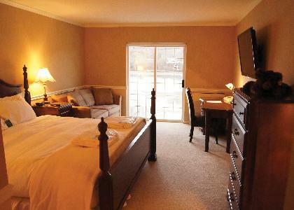 Hotel South Thompson Inn & Conference Centre