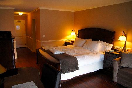Hotel South Thompson Inn & Conference Centre