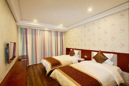 Aventine Town Hotel