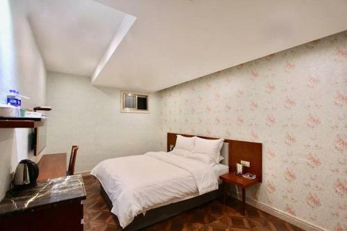 Aventine Town Hotel